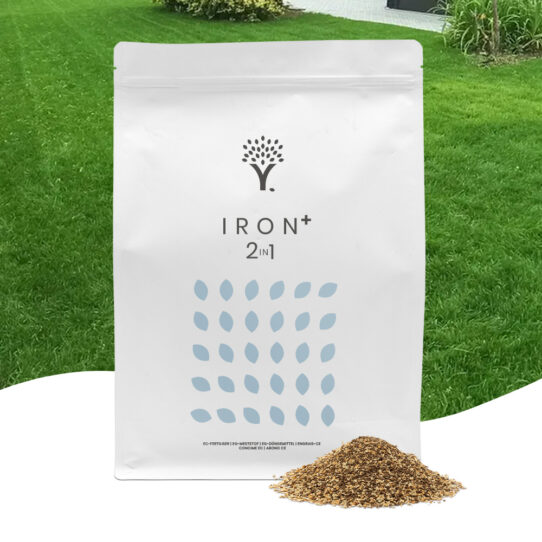 Front image of the 2-in-1 Moss Killer and Fertiliser lawn feed product pouch with lawn feed in front of the pouch